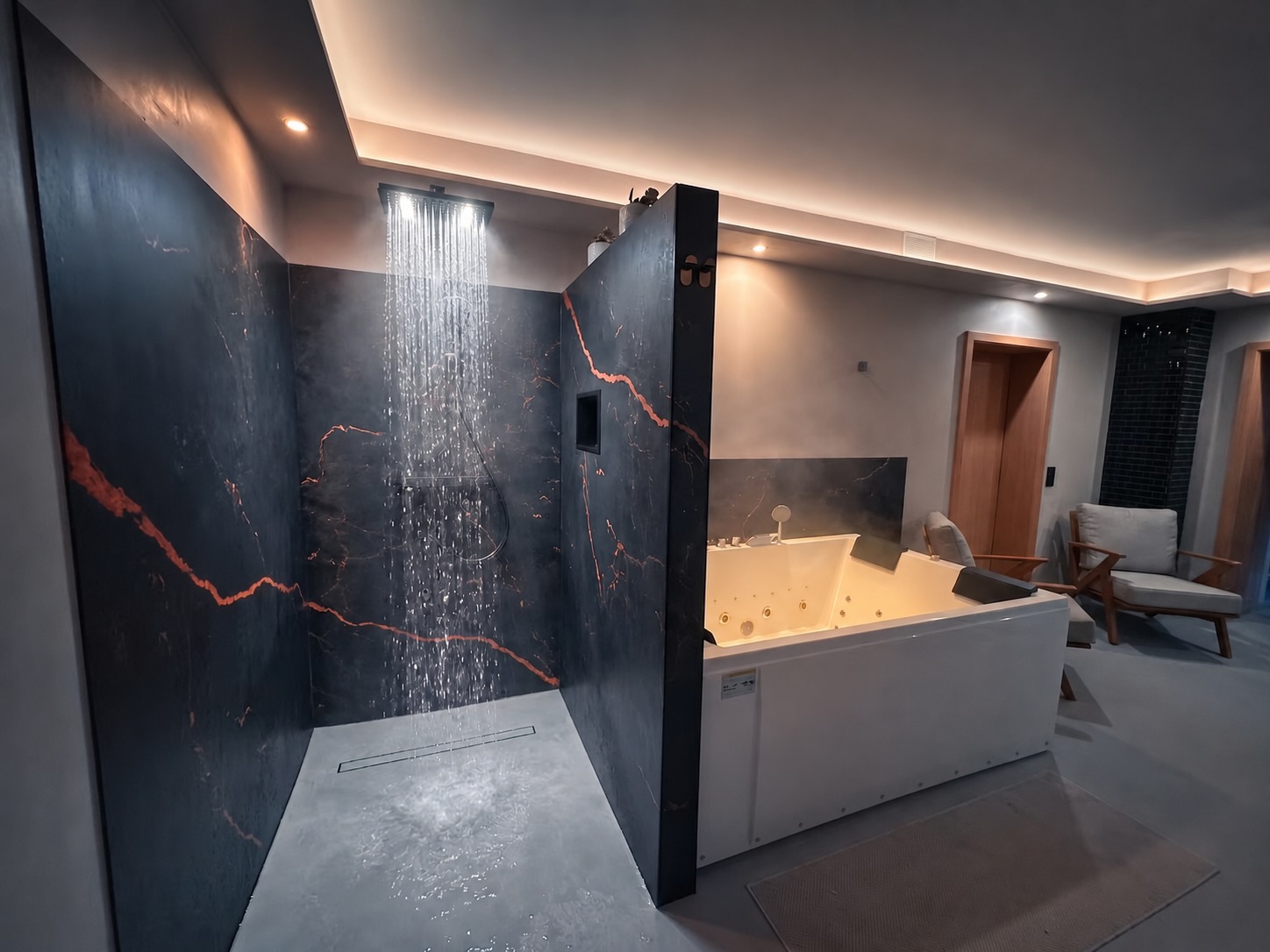 Regendusche im Wellnessbereich